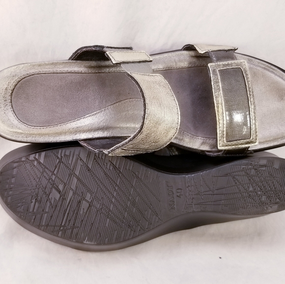 NAOT FOOTWEAR ANTIQUE GOLD LEATHER SLIDES SANDALS WOMEN SIZE 40/9 - Picture 6 of 10